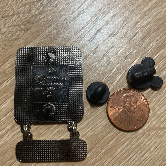 EUC - Vintage Disney Cuties Pluto Pawful Hanging Pin - Limited Edition (1,000) - Picture 3 of 4